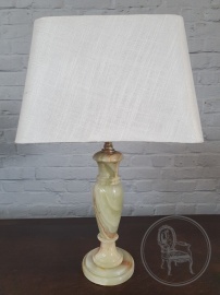 Старинная настольная лампа с основанием из оникса код. BE4097661