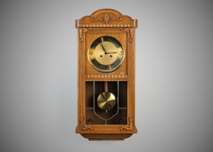 Антикварные настенные часы с маятником код.&nbsp;RM4166016