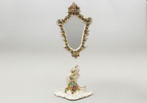 картинка Зеркало с консолью салоне старинных вещей "Шебби" являющийся официальным дистрибьютором в России и Беларуси