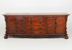 картинка Старинный комод салоне старинных вещей "Шебби" являющийся официальным дистрибьютором в России и Беларуси