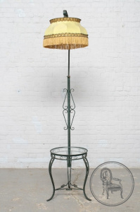 картинка Старинный торшер салоне старинных вещей "Шебби" являющийся официальным дистрибьютором в России и Беларуси