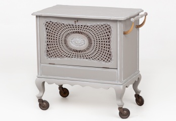 Старинный сервировочный столик с ажурной декоративной вставкой код. RM4100670