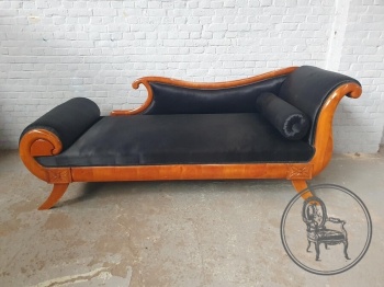 Антикварное рекамье с двумя плавно изогнутыми спинками код.&nbsp;BE4165853