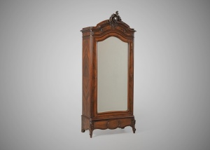 картинка Антикварный одностворчатый шкаф с зеркалом (bonnetière) салоне старинных вещей "Шебби" являющийся официальным дистрибьютором в России и Беларуси