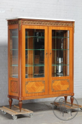 Старинная витрина код. BE6965