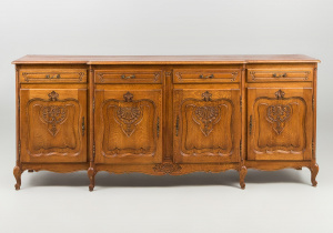 картинка Старинный комод салоне старинных вещей "Шебби" являющийся официальным дистрибьютором в России и Беларуси