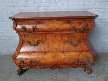 Старинный ореховый комод в стиле Чиппендейл код. BE4097597