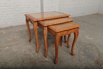 Антикварный набор столиков код. BE4097317