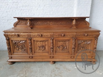 Антикварный дубовый комод с сюжетной резьбой в стиле Брейгель код. BE4132941