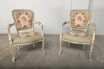 Старинные кресла (2 шт.) из ореха с гобеленовой обивкой код. BE107044