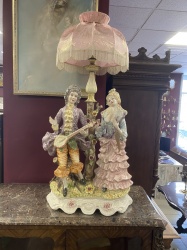 Старинный светильник Capodimonte из фарфора код. VAD35