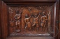 Антикварная витрина, декорированная барельефами и резными филенками со сценами веселья код. BE107620 фото 10