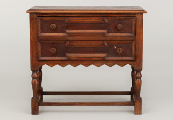 Старинная тумбочка код. RM52151