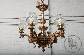 Старинная люстра в стиле ампир с рожками в виде драконов код. BE80939