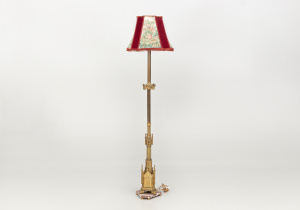 картинка Старинный торшер салоне старинных вещей "Шебби" являющийся официальным дистрибьютором в России и Беларуси