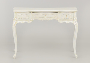 картинка Консольный столик салоне старинных вещей "Шебби" являющийся официальным дистрибьютором в России и Беларуси