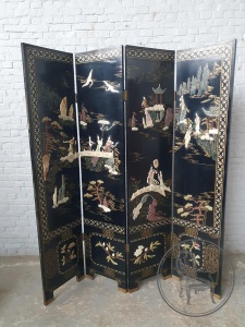 картинка Старинная ширма в стиле шинуазри салоне старинных вещей "Шебби" являющийся официальным дистрибьютором в России и Беларуси