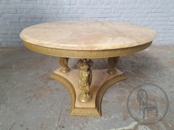 Старинный кофейный столик со столешницей из оникса код. BE4097621