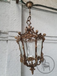 Старинная бронзовая люстра-фонарь с резными стеклами код. BE4097764
