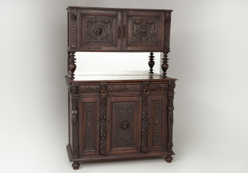 Антикварный буфет выполненнный из дуба код. RM71681