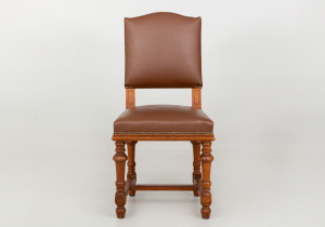 картинка Cтаринный стул салоне старинных вещей "Шебби" являющийся официальным дистрибьютором в России и Беларуси