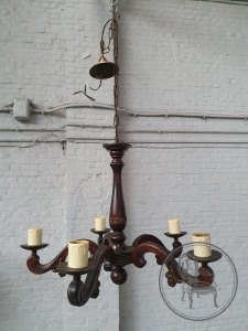 картинка Старинная люстра из ореха на 5 рожков салоне старинных вещей "Шебби" являющийся официальным дистрибьютором в России и Беларуси