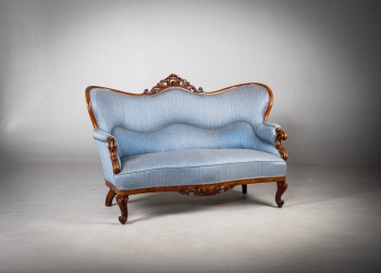 Антикварный двухместный диван (козетка) с каркасом из красного дерева код.&nbsp;RM4165872