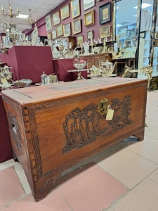 Старинный резной деревянный сундук в ориентальном стиле код.&nbsp;FN8