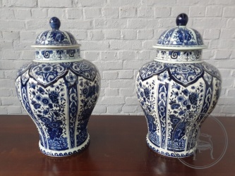 Пара старинных ваз Delft код. BE4097364