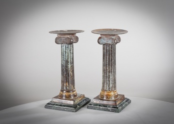 Антикварный набор из двух подсвечников в классическом архитектурном стиле в виде ионических колонн код. RM4165773