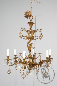 картинка Старинная бронзовая люстра с хрусталем с фигуркой танцовщицы салоне старинных вещей "Шебби" являющийся официальным дистрибьютором в России и Беларуси