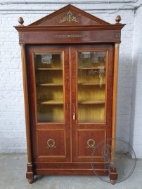 Антикварный шкаф из красного дерева в стиле ампир с бронзовыми накладками код. BE4139725