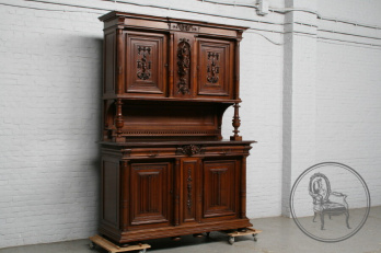 Антикварный буфет из ореха с объемной резьбой в виде женской фигуры код. BE107212