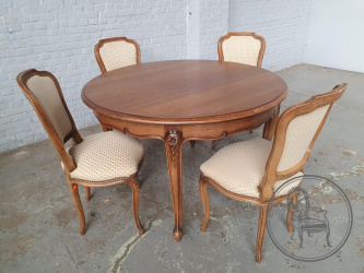 Антикварный комплект из 4 стульев и стола, декорированный резьбой в ботаническом стиле код. BE3259586