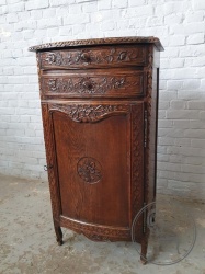 Антикварный комод с ботанической резьбой код. BE4097583