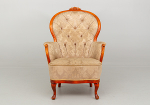 картинка Антикварное кресло салоне старинных вещей "Шебби" являющийся официальным дистрибьютором в России и Беларуси