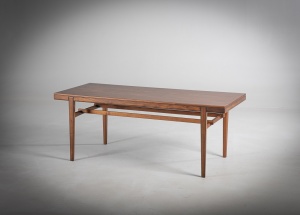 картинка Старинный кофейный столик "Cosmos", созданный шведским дуэтом дизайнеров Sven Engström и Gunnar Myrstrand для фабрики Tingströms салоне старинных вещей "Шебби" являющийся официальным дистрибьютором в России и Беларуси