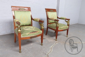 картинка Антикварные кресла (2 шт.) салоне старинных вещей "Шебби" являющийся официальным дистрибьютором в России и Беларуси