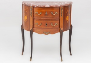 картинка Старинный полукруглый комод с интарсиями и бронзовой отделкой салоне старинных вещей "Шебби" являющийся официальным дистрибьютором в России и Беларуси