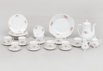 Старинный сервиз с нежной деколью и ручной подрисовкой код. RM4101266