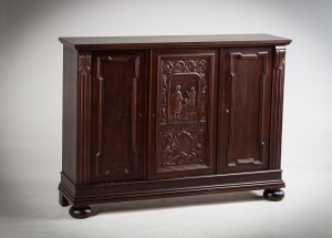 картинка Антикварный немецкий дубовый комод салоне старинных вещей "Шебби" являющийся официальным дистрибьютором в России и Беларуси