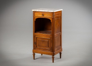 картинка Антикварный комод из красного дерева с мраморным верхом салоне старинных вещей "Шебби" являющийся официальным дистрибьютором в России и Беларуси