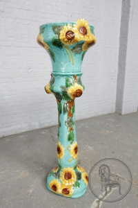 картинка Старинное кашпо в технике майолика салоне старинных вещей "Шебби" являющийся официальным дистрибьютором в России и Беларуси