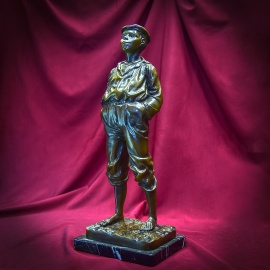 Старинная бронзовая статуэтка "Свистящий юноша" код. BL107/2