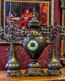 Антикварные бронзовые часы с канделябрами код. BOL609