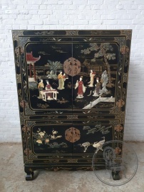 Старинный комод в восточном стиле с инкрустацией и латунными накладками код. BE4096953