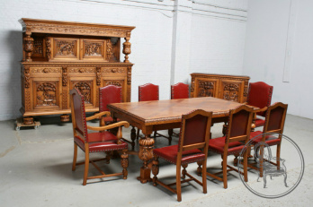 Антикварный cтоловый гарнитур с сюжетной резьбой в стиле Брейгель код. BE107676