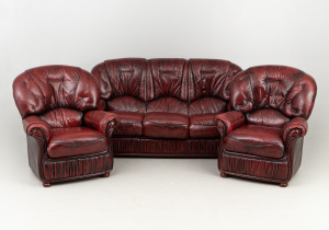 картинка Старинный комплект кожаной мебели салоне старинных вещей "Шебби" являющийся официальным дистрибьютором в России и Беларуси