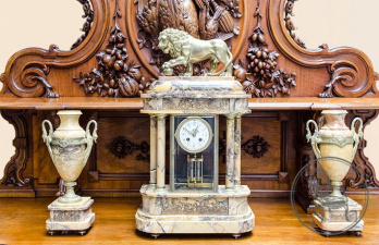 Антикварные каминные часы с вазами (2 шт.) код. VS1080