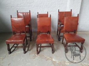 картинка Гарнитур из шести антикварных стульев в рустикальном стиле салоне старинных вещей "Шебби" являющийся официальным дистрибьютором в России и Беларуси